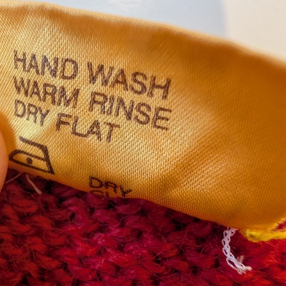 Vintage New Zealand Wool Sweater Vest With 3 Dimensional Sheep Well Made Unique - Picture 4 of 10